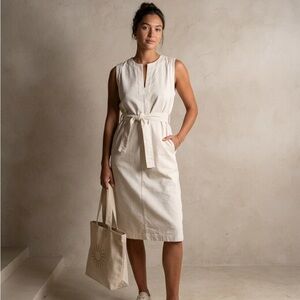 Banana Republic Sleeveless Tie-Waist Midi Dress in Cream